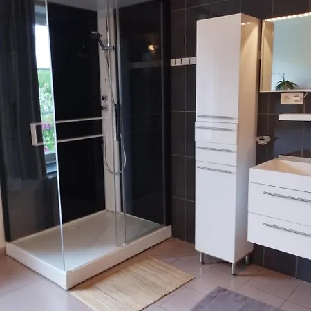 Au Fil Des Champs Nocleg ze śniadaniem Berzee